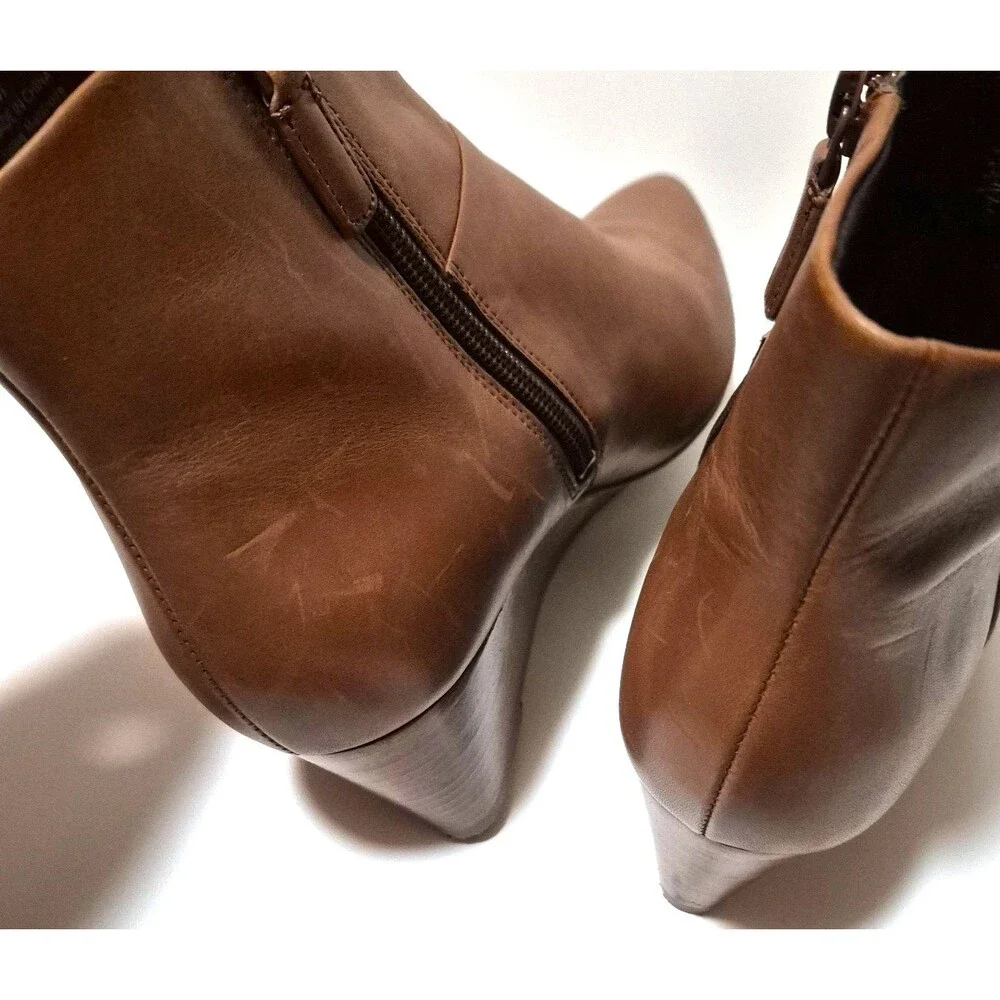 Cole Haan Women's Eneida Tan Leather Zip Up Ankle Boots With Wedge Heels Sz 8B